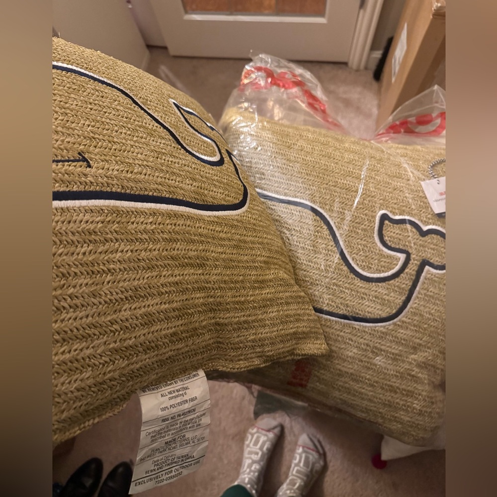 Vineyard Vines x Target whale pillows 2 - Picture 3 of 3